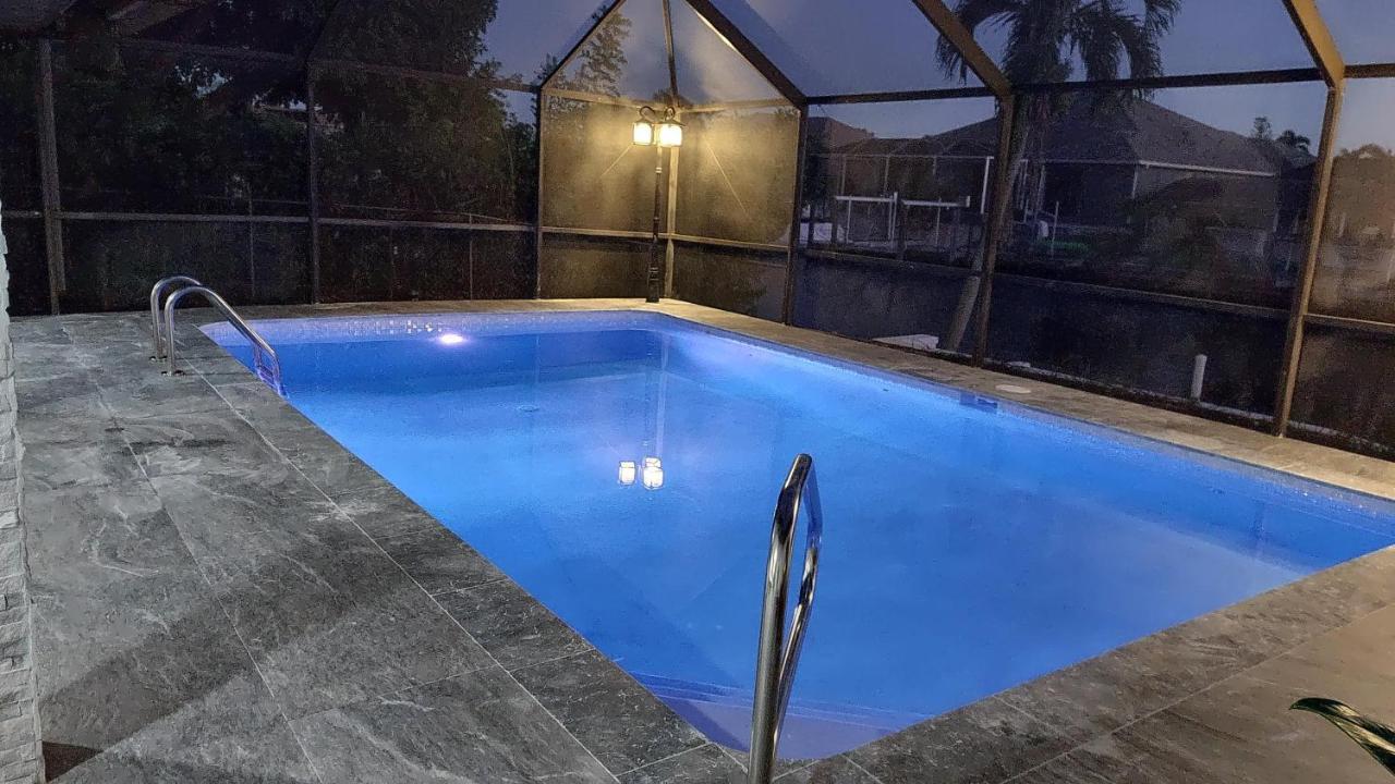 Cape Coral Mini Palace Bagian luar foto