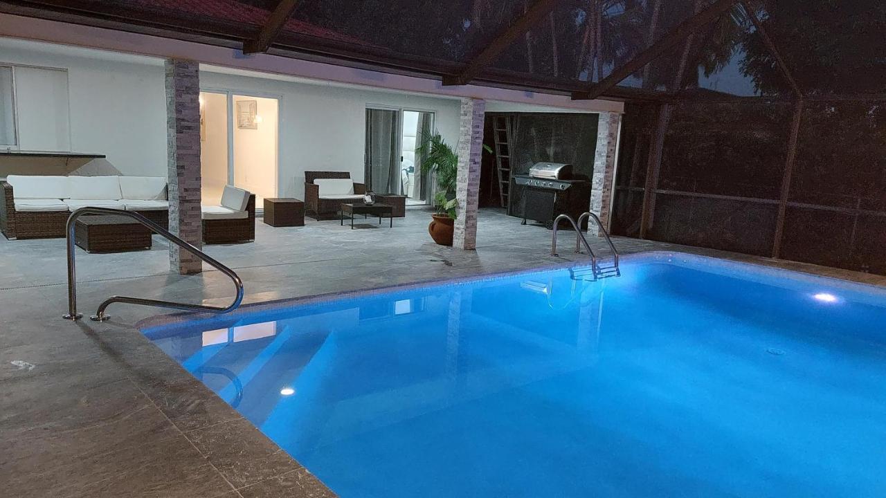 Cape Coral Mini Palace Bagian luar foto