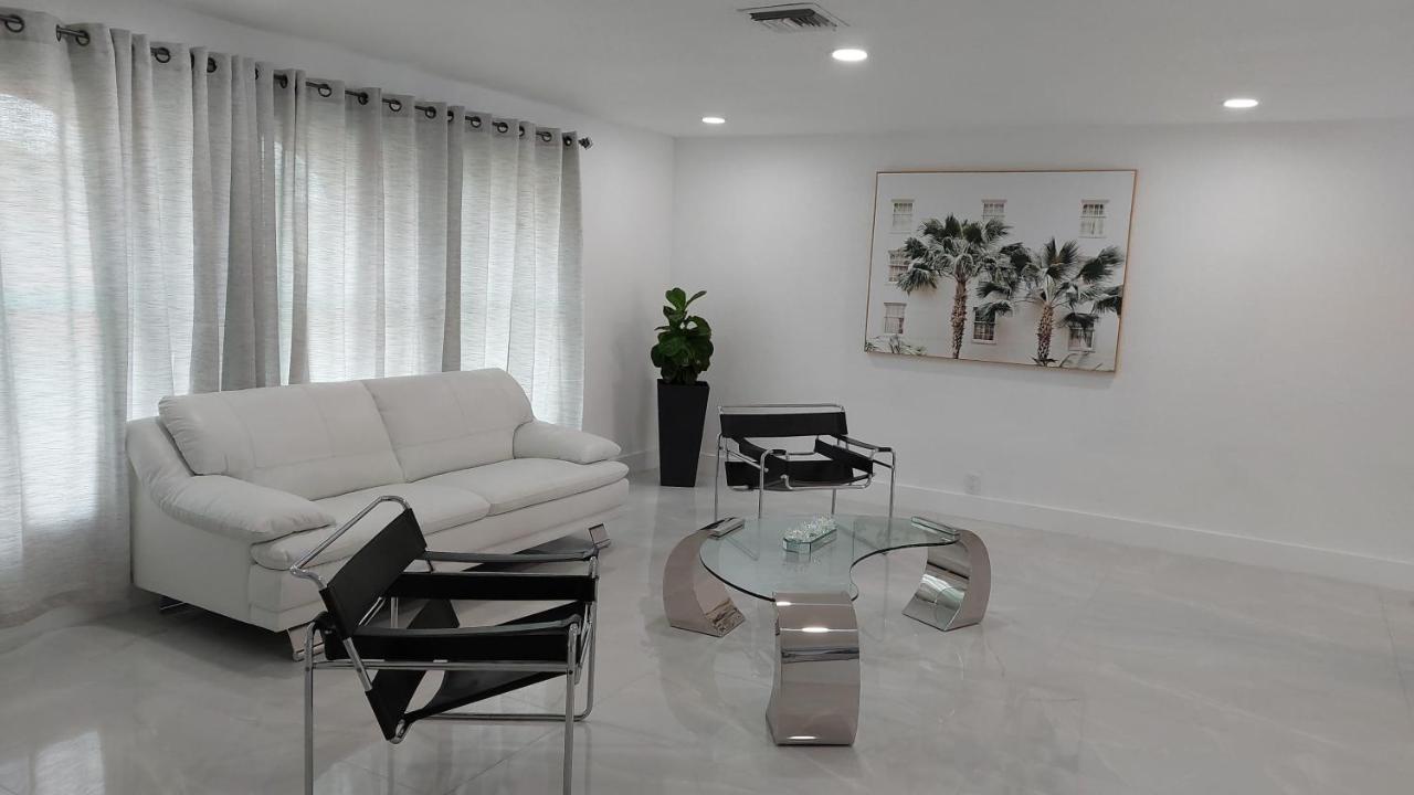 Cape Coral Mini Palace Bagian luar foto