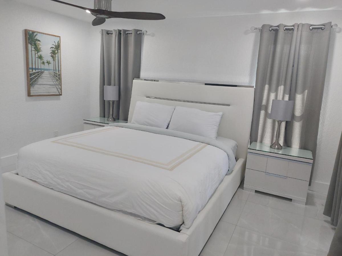 Cape Coral Mini Palace Bagian luar foto